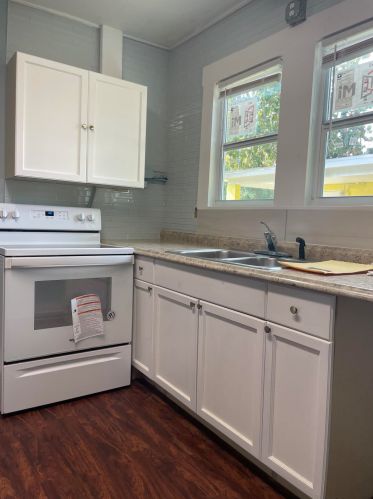 1109 Colonial Rd, Fort Pierce FL 34950-5068 exterior