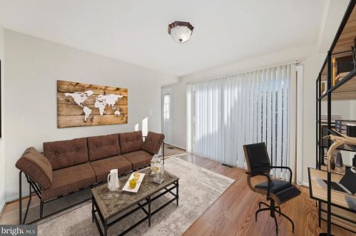 5537 Burnside Dr, Rockville MD 20853-2457 exterior