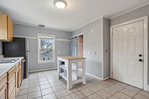 1552 Congress St, Portland ME 04102-3333 exterior