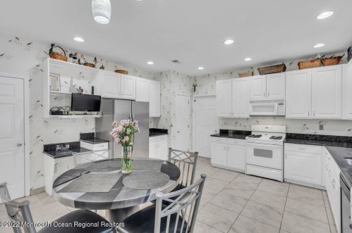 100 Serpentine Dr, Morganville NJ 07751-1400 exterior