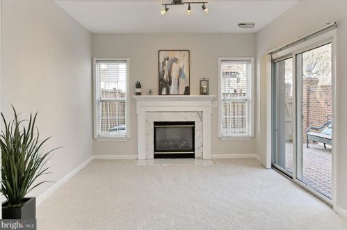 4999 Murtha St, Alexandria VA 22304-8612 exterior