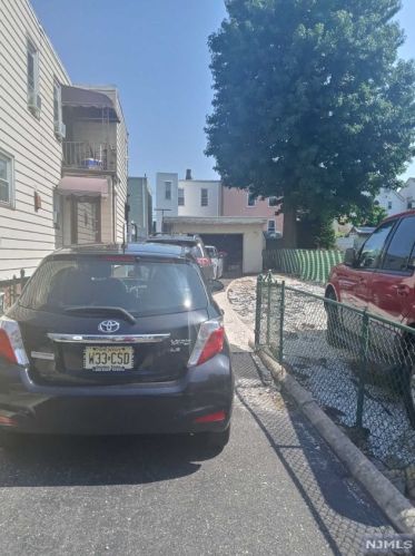 423 Sherman Pl, Fairview NJ 07022-1818 exterior