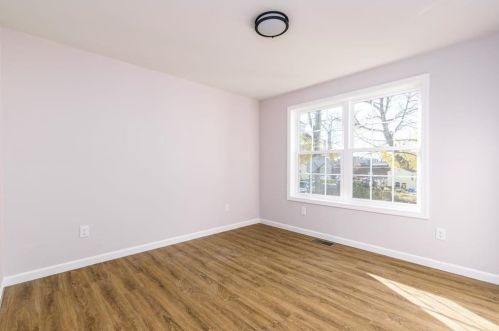 84 Glenham St, Providence RI 02907-1247 exterior