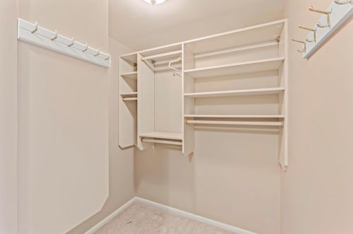 226 Pine Ct, Pittsburgh PA 15239-1953 exterior