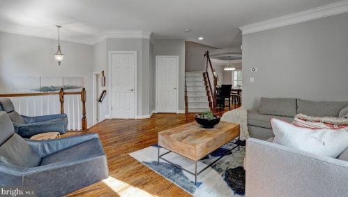 3822 Elmwood Towne Way, Alexandria VA  22303-1161 exterior