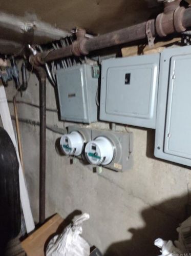 3359 Corsa Ave, Bronx NY 10469-2800 exterior