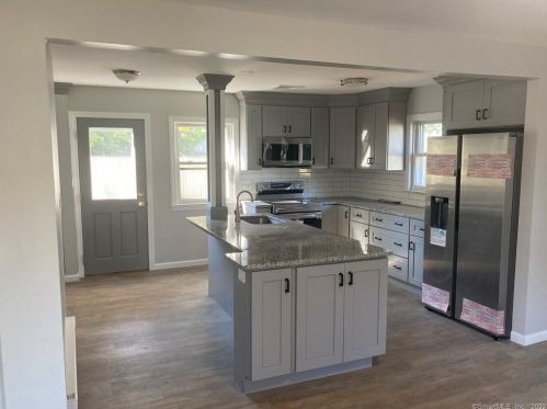 53 Laurel Rd, Windsor Locks CT 06096-2034 exterior