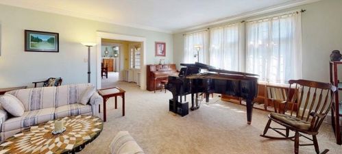 5531 Northumberland St, Pittsburgh PA 15217-1129 exterior