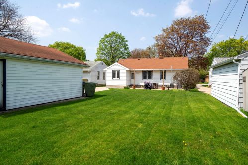 3842 84, Milwaukee WI 53228-1706 exterior