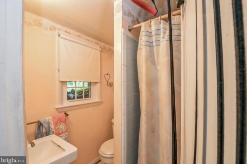 12 Crst Park Ct, Silver Spring MD 20903-1305 exterior