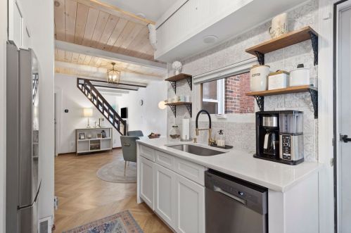 4002 Howley St, Pittsburgh PA  15224-1418 exterior