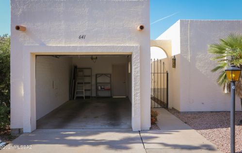 641 Paseo Del Prado, Green Valley AZ 85614-1974 exterior