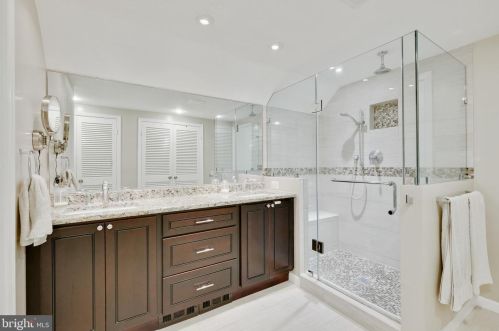 11601 Magruder Ln, Rockville MD 20852-4369 exterior