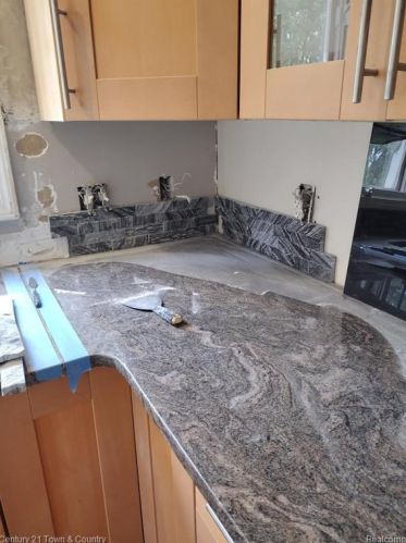 41279 Scarborough Ln, Novi MI 48375-2892 exterior