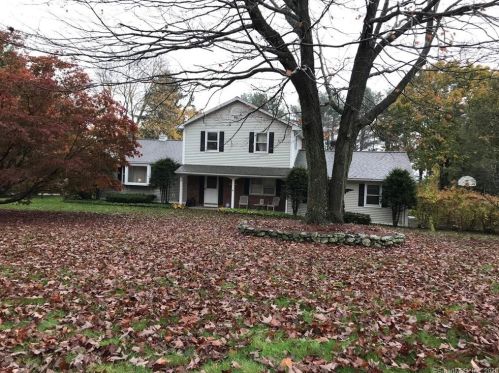 14 Dauria Dr, Seymour, CT 06483-2306