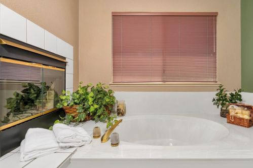 922 Springer Dr, Turlock CA 95382-0273 exterior