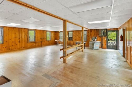 79 Commerce Ave, Killingly CT 06239-2804 exterior