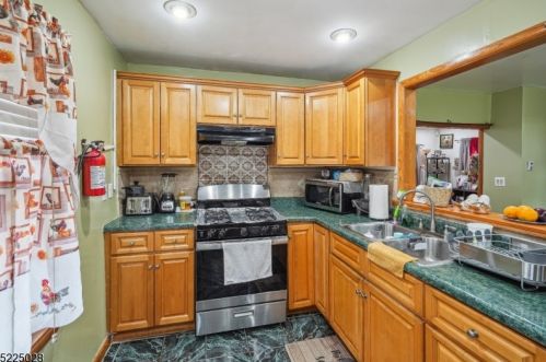 316 9th St, Paterson NJ  07508-2118 exterior