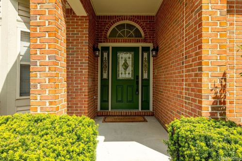 301 Fairways Ln, Lyndon Twp MI 48118-2130 exterior