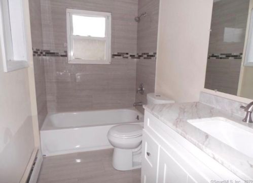 9 Grandview St, New Britain CT  06053-3004 exterior