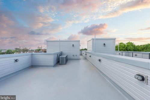 421 Cumberland St, Philadelphia PA 19133-3013 exterior