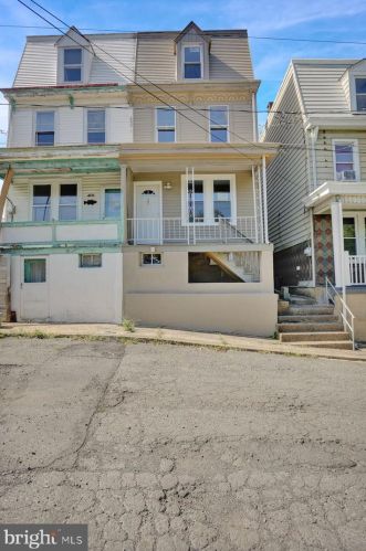403 9th St, Primrose, PA 17901-1503