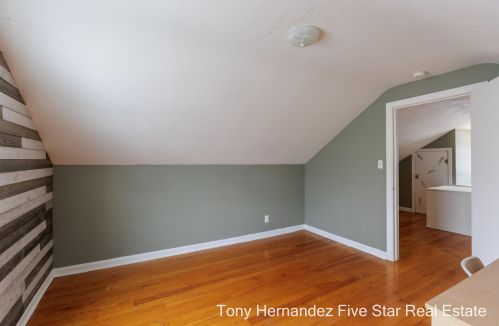 977 Southern Ave, Meskegon MI  49441-2236 exterior