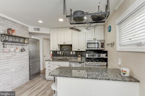 13203 Midway Ave, Rockville MD 20851-1812 exterior