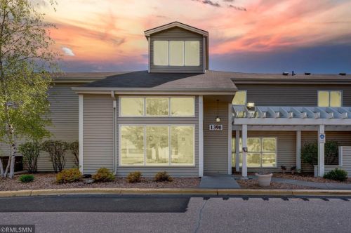 1390 Carling Dr, Saint Paul MN 55108-4202 exterior