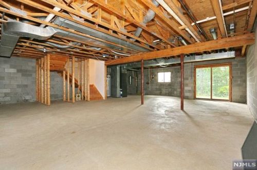 27 Bayard Ln, Mahwah NJ  07430-2236 exterior