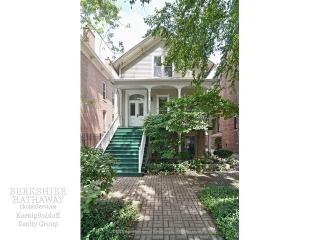 850 Fullerton Ave, Chicago IL  60614-2413 exterior