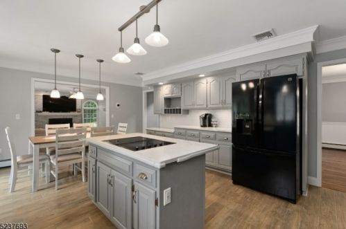 75 Hidden Glen Dr, Sparta NJ  07871-3843 exterior