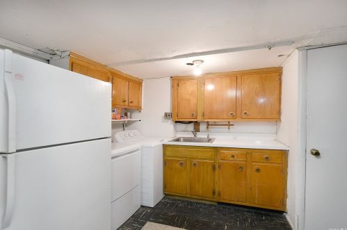 19 Goldfield St, Huntington Station NY 11747-1630 exterior