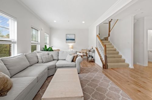 868 Highpointe Cir, Pittsburgh PA 15220-1854 exterior