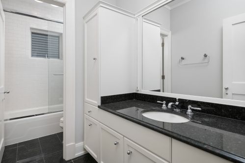 1125 Montana St, Chicago IL 60614-2109 exterior