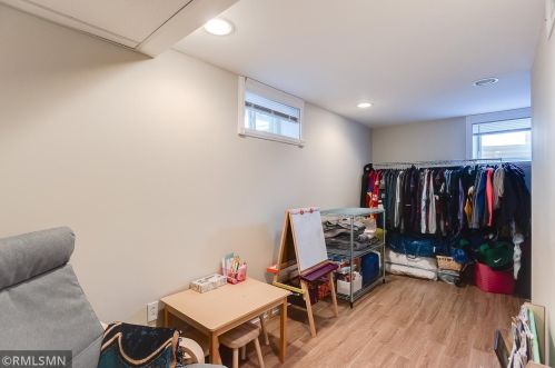 1646 Barclay St, Saint Paul MN  55106-1203 exterior