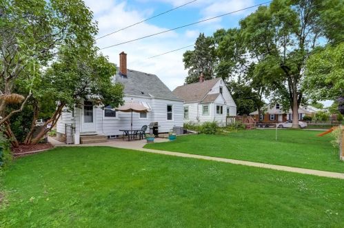 3172 80th St, Milwaukee WI  53219-3501 exterior