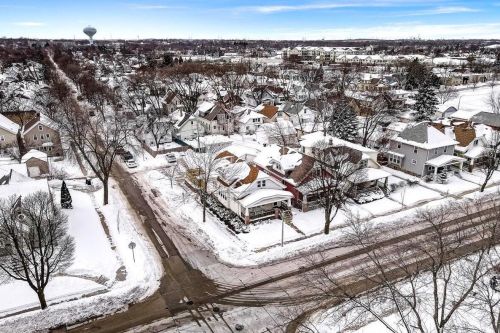 1983 76, Milwaukee WI 53219-1128 exterior