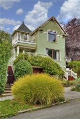 1208 Thomas St, Seattle, WA 98109-5426