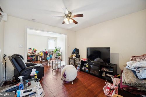 5961 Agusta St, Philadelphia PA 19152-1103 exterior