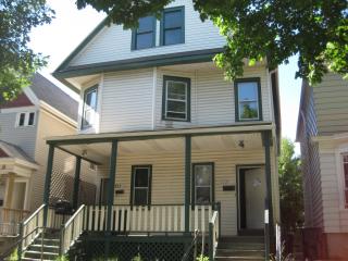 3323 Saint Paul Ave, Milwaukee WI  53208-4122 exterior