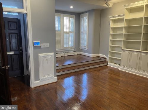 313 F St, Washington DC  20002-4930 exterior