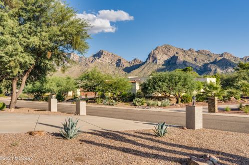 43 Loch Lomond Pl, Tucson, AZ 85737-9763
