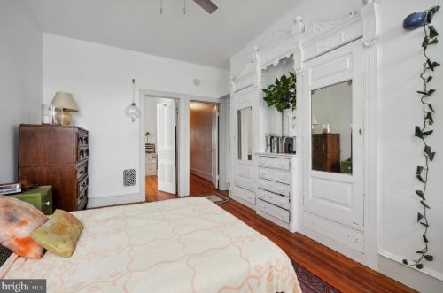 4817 Fairmount Ave, Philadelphia PA 19123-1901 exterior