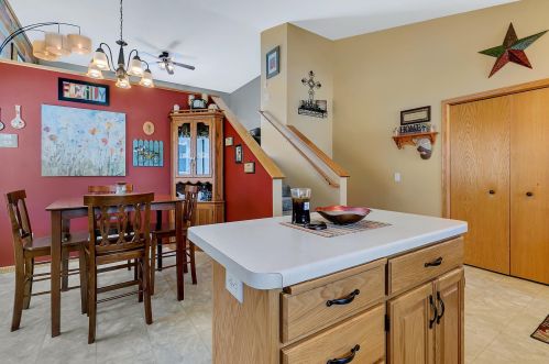 606 7th St, Sartell MN 56377-1517 exterior