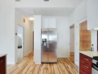 105 Mary St, Austin TX  78704-4239 exterior