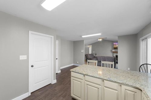 170 Village Circle Dr, Winfield MO 63389-2051 exterior