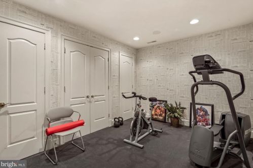 11300 Glen Rd, Rockville MD 20854-1849 exterior