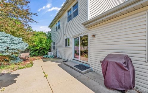 758 Weston Dr, Bull Valley IL 60014-8581 exterior