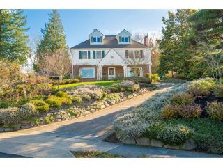 526 65th Ave, Portland OR  97215-2037 exterior